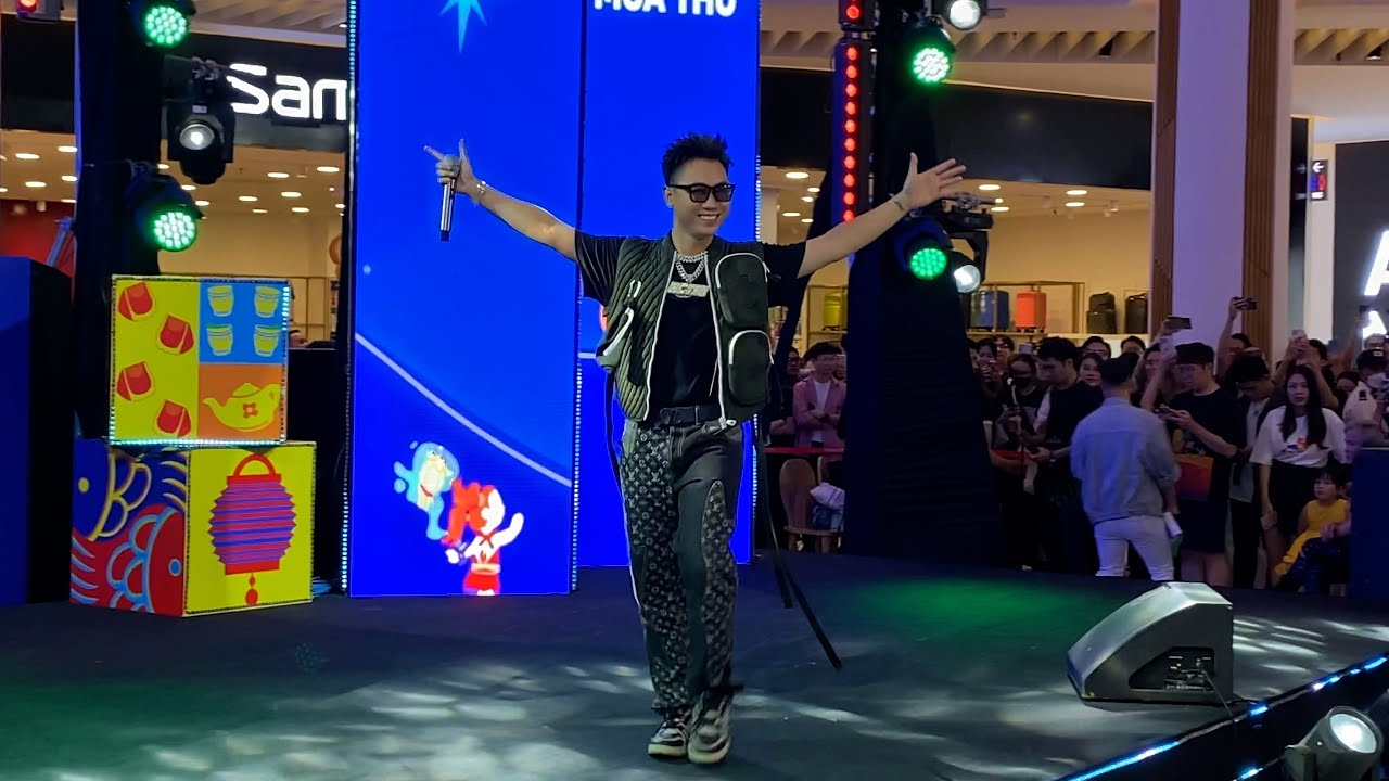 230923 Huỳnh Công Hiếu (Dick) @ Vincom Mega Mall Smart City