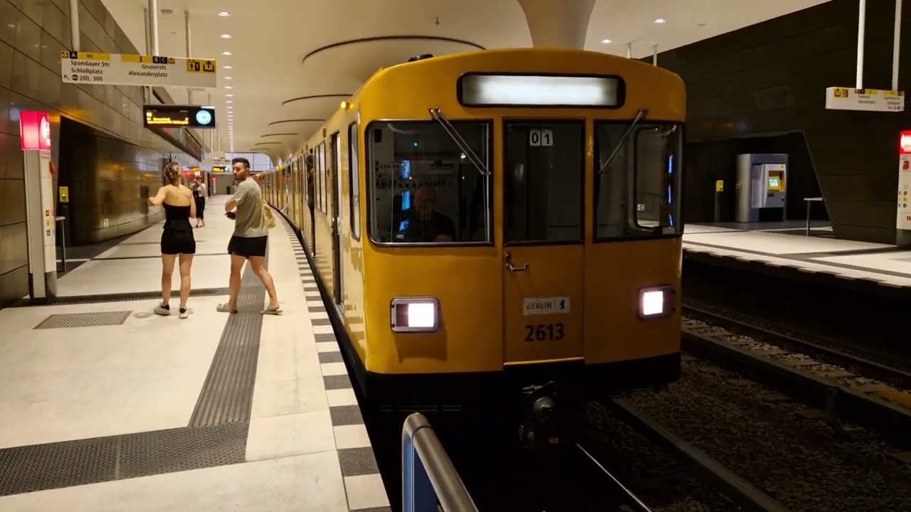 U-Bahn Berlin: Bahnhof Rotes Rathaus U5 #2