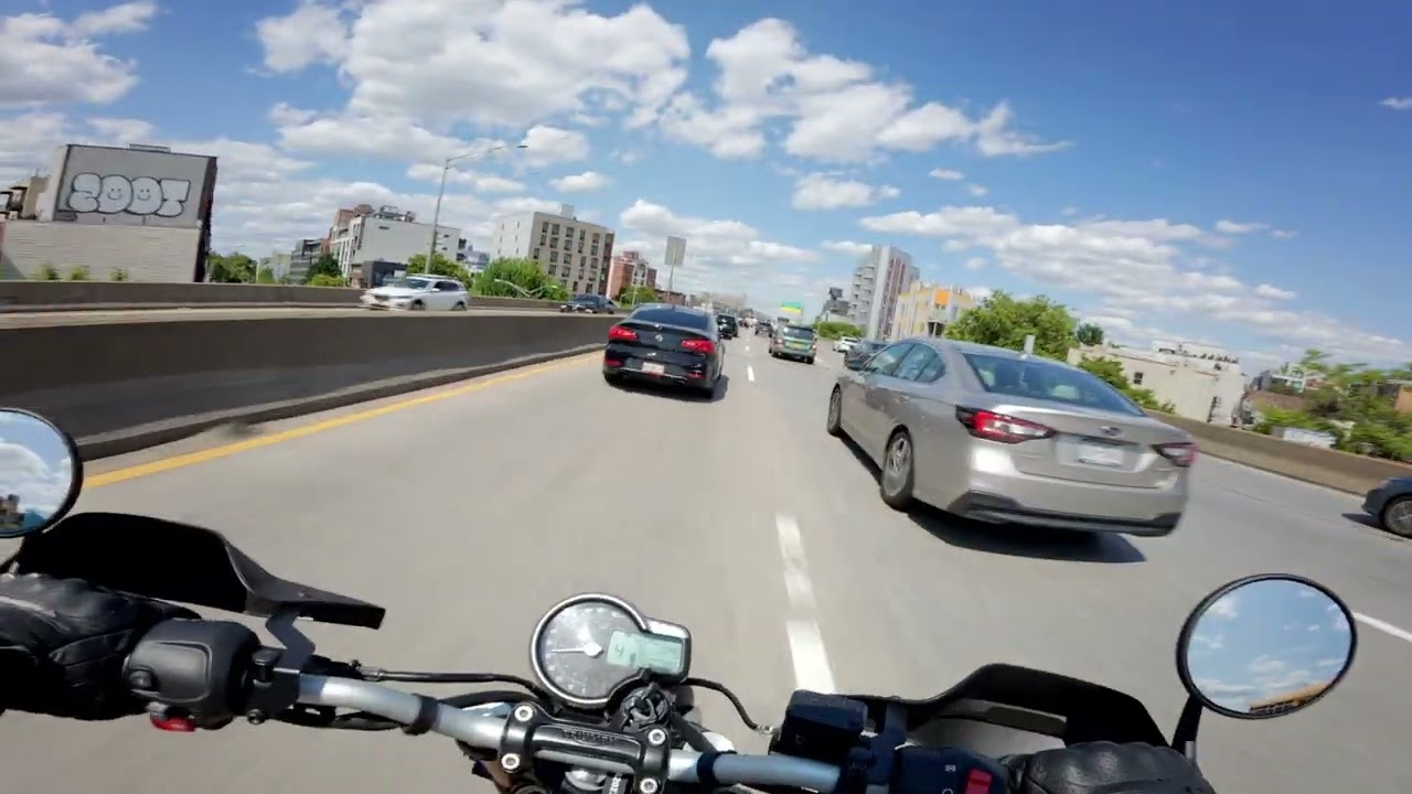 NYC Commute on Triumph Speed 400