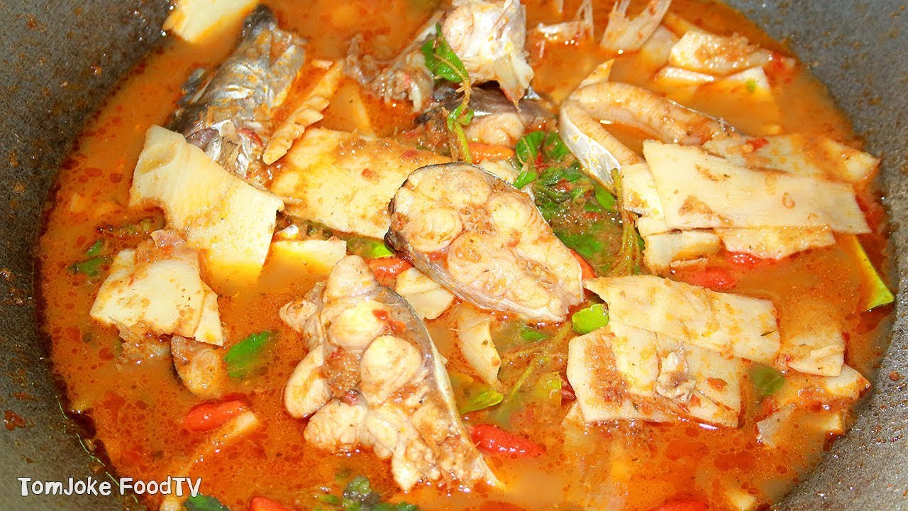 แกงปลาใส่หน่อไม้ดอง สูตรนี้หอมอร่อยเผ็ดร้อนทานกับข้าวเด็ดมาก Curry fish