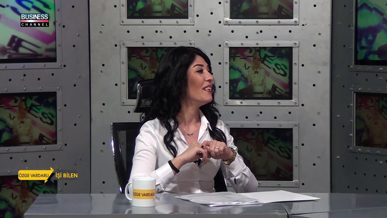 &Ouml;ZGE VARDARLI ile İŞİ BİLEN l KALICI MAKYAJ UZMANI l DERYA USTA