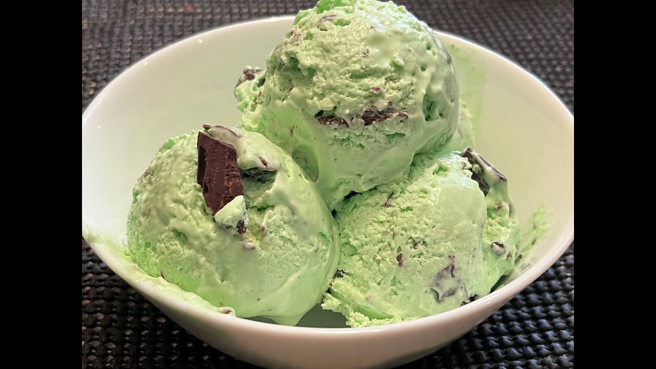 Homemade Mint Chocolate Chip Ice Cream | Easiest Homemade Mint Chocolate Ice Cream
