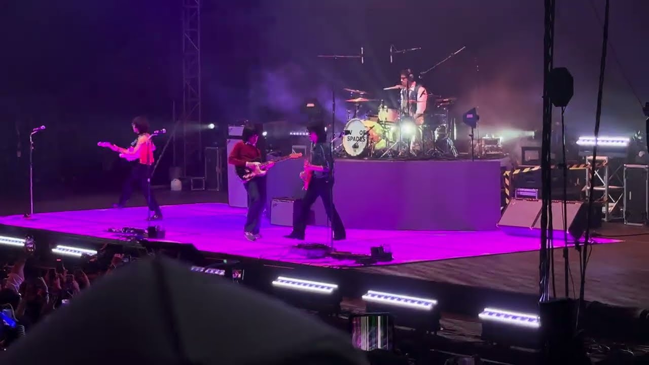 IV of Spades - MONSTER | IV of Spades Live at the MOA Arena