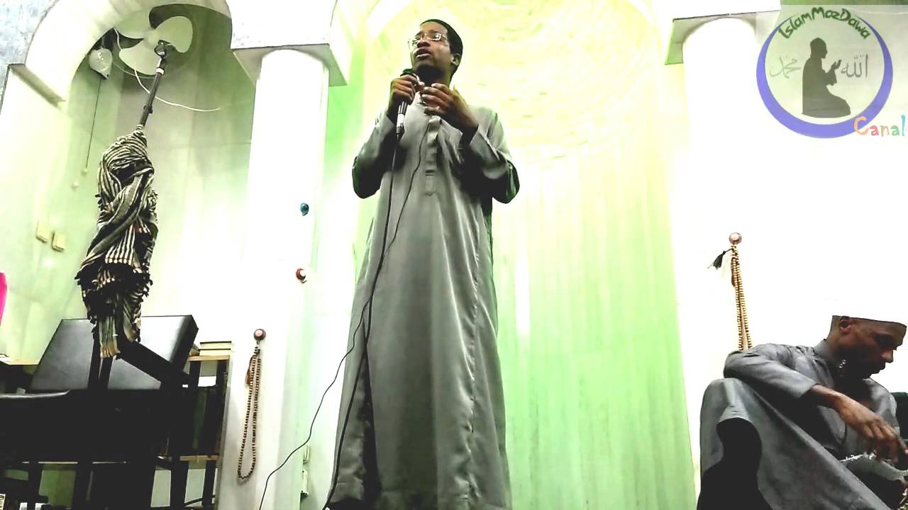Sheikh Muhammad Namuiche - O Comportamento da Mulher no Casamento