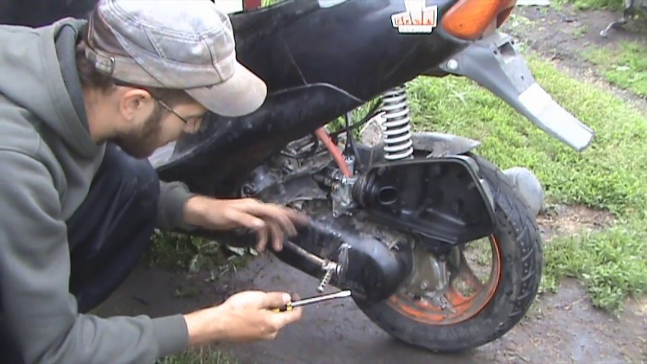 Honda Dio 34. Едет 10 метров и глохнет.