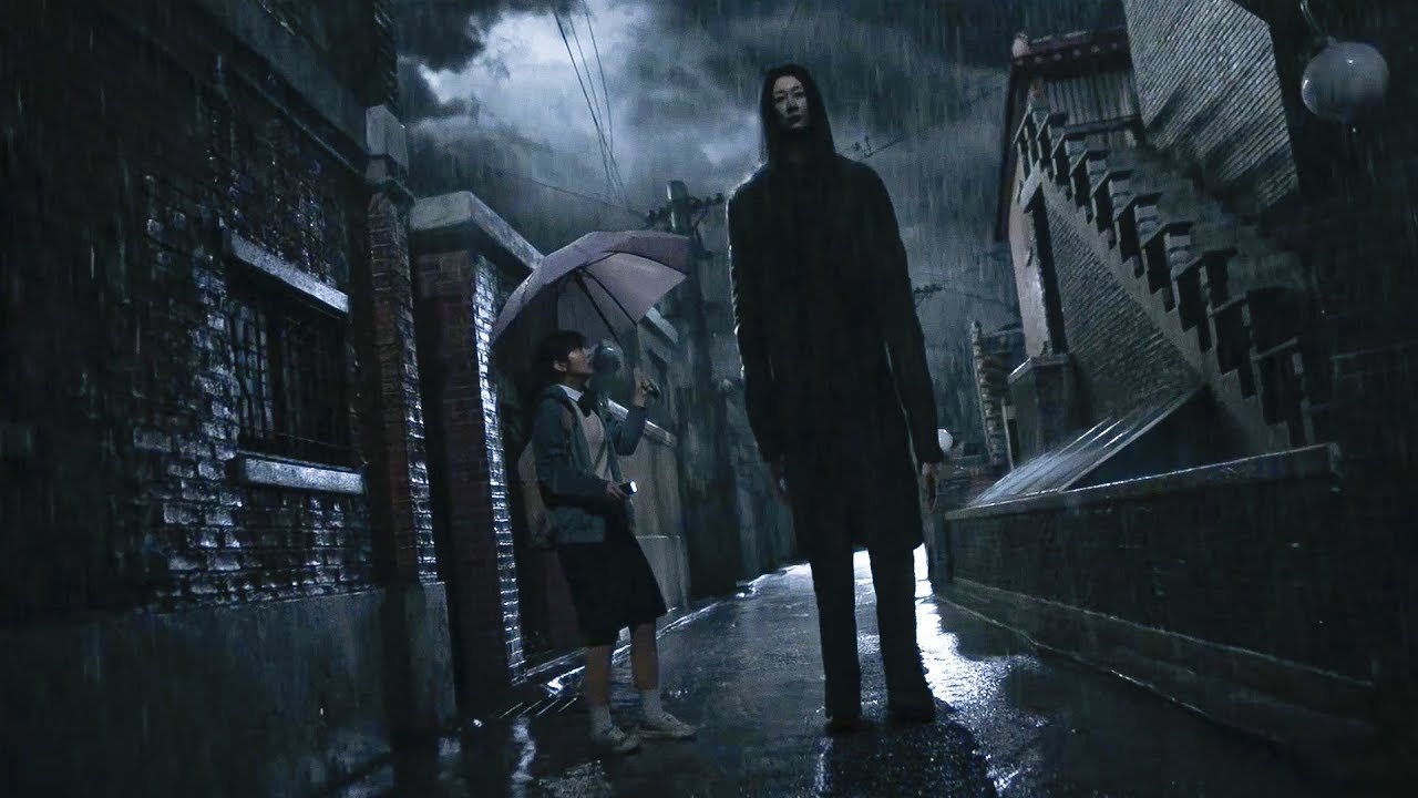 DANS CETTE VILLE PARTICULIÈRE, LES PERSONNES AUX YEUX YIN YANG PEUVENT VOIR DES FANTÔMES !