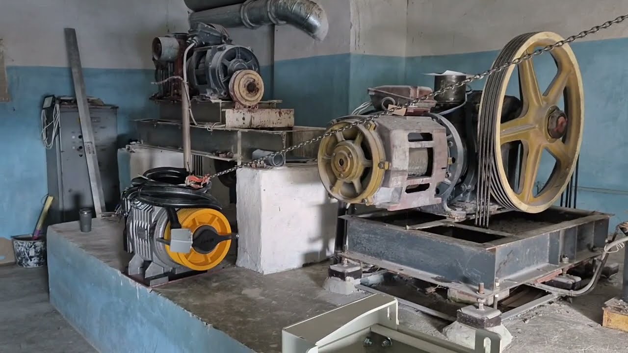 Заміна ліфта! Підняли двигун в машине відділення!