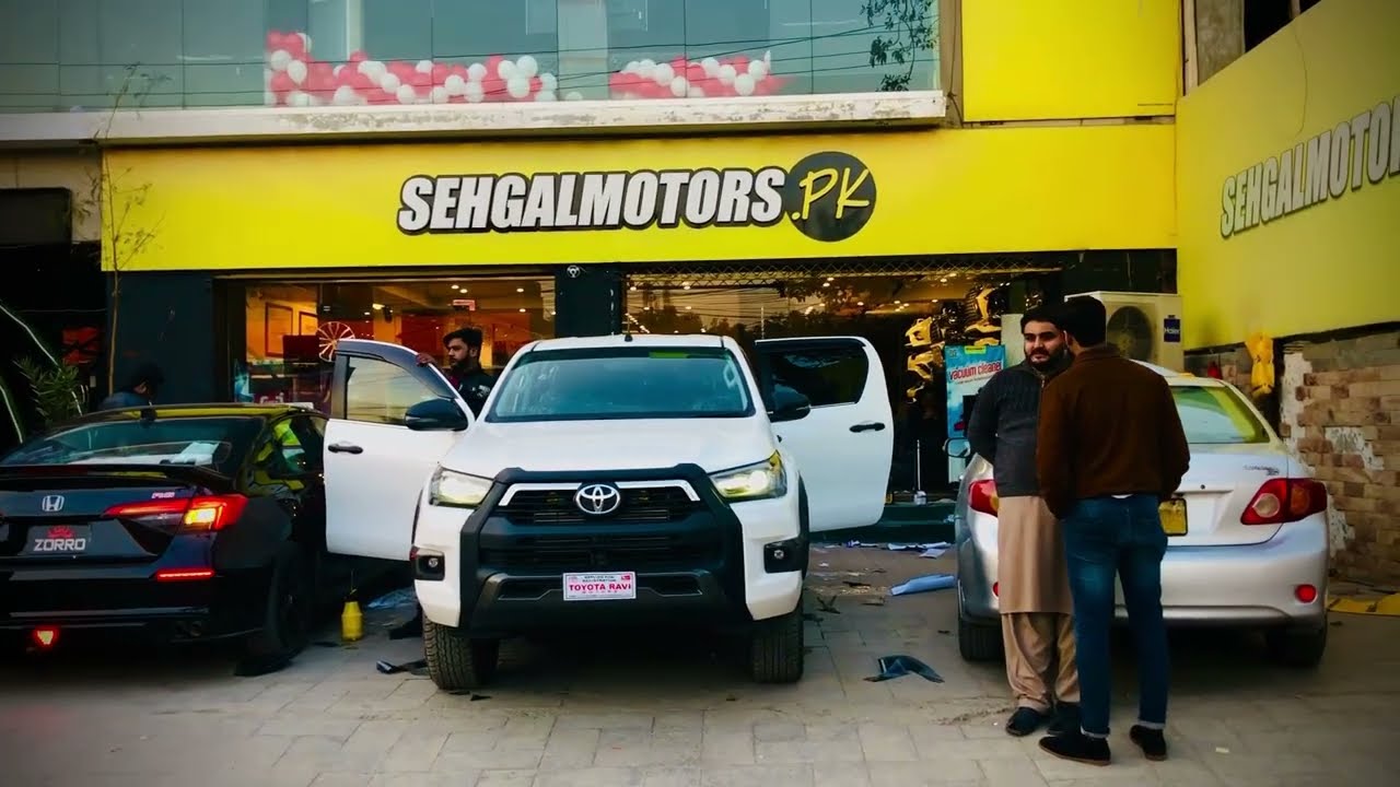 Toyota Hilux Revo Electronic Shutter LID | Tailgate Slow Down Shock Up | PVC Rubber Floor Mat Black