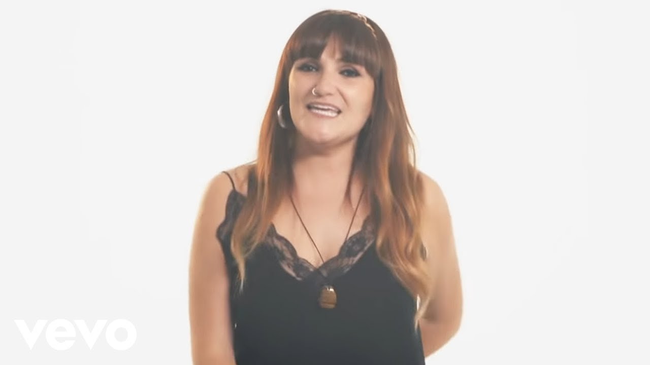 Rozalén con Estopa - Vivir (Lyric Video)