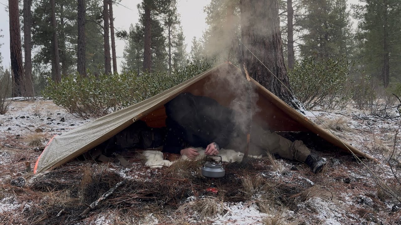 Winter Therapy:Hiking, Fresh Powder & Bushcraft Tarp Setup
