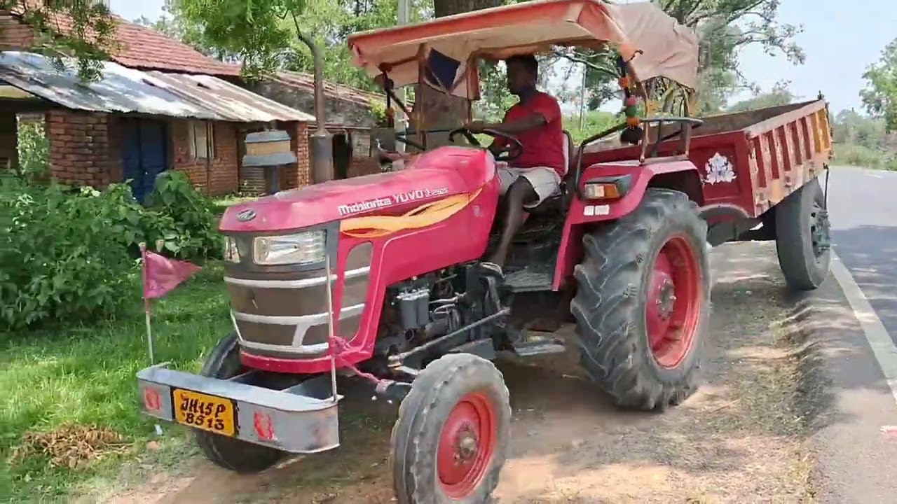 देखिए कैसे JCB तीन ट्रैक्टर के साथ नए तालाब की खुदाई करना शुरू किया 