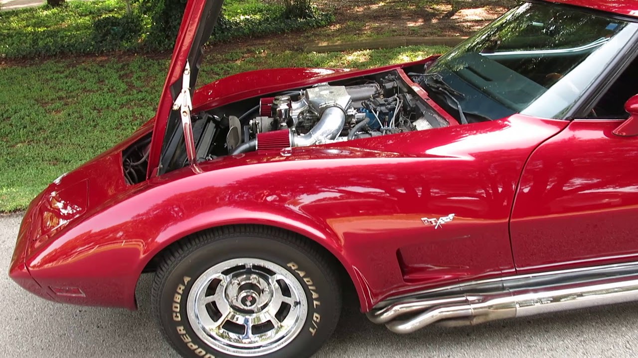 1977 Chevrolet Corvette Coupe, T-Tops, 350 v-8, automatic