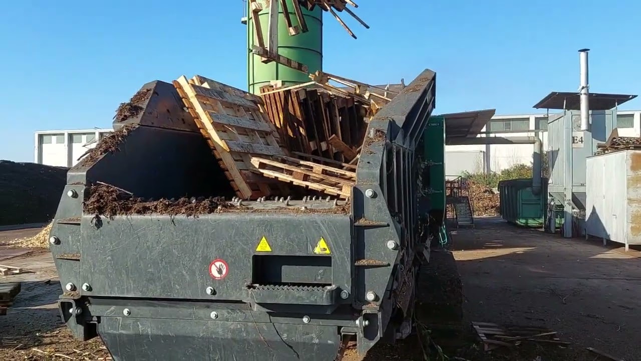 LACERO KOMPTECH - WASTE WOOD