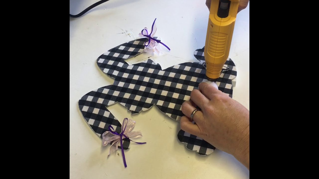 DIY Fabric and Wood Bunny Sign!
