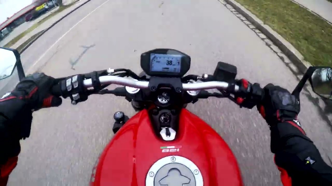 Home Town Cruise; Monster 821 raw exhaust sound