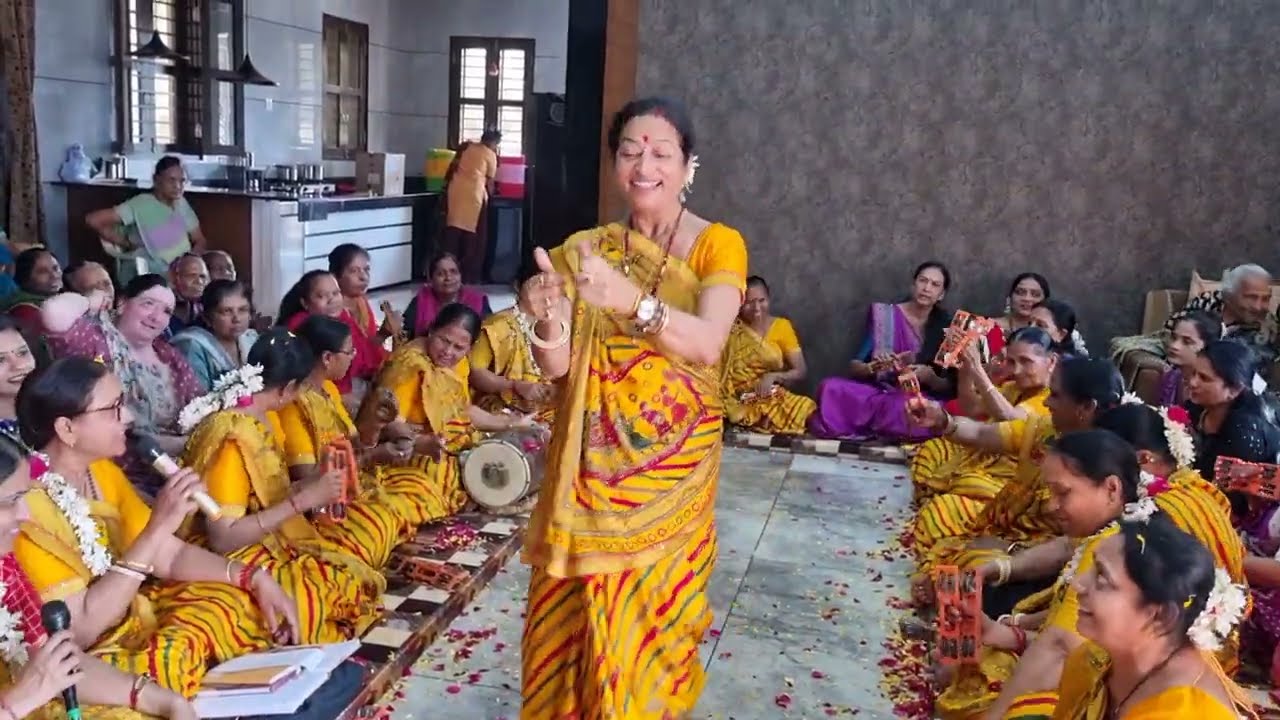 લખેલું છે 🌺મથુરા ગ્યા તમે મટકી ના લાવ્યા 🌺
