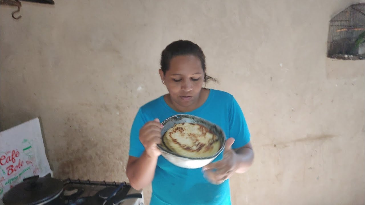 O café da manhã de hoje foi bolo de caco 😋