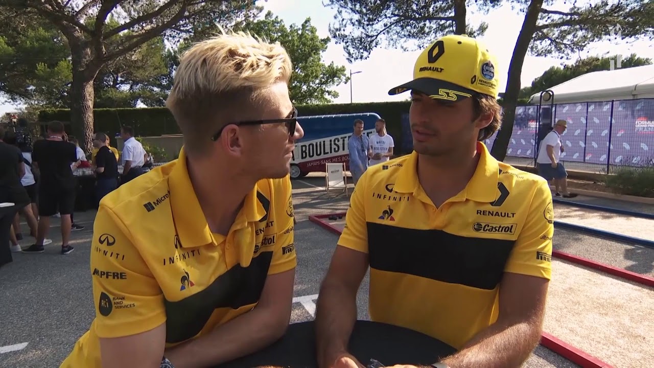 French GP: Carlos & Nico play pétanque