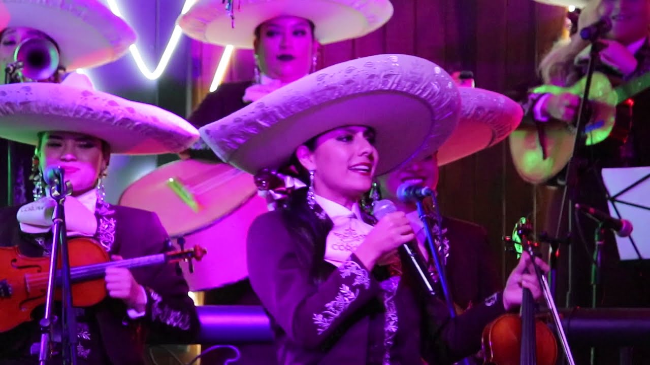 Popurrí Huasteco (vivo) - Mariachi Femenil Corona