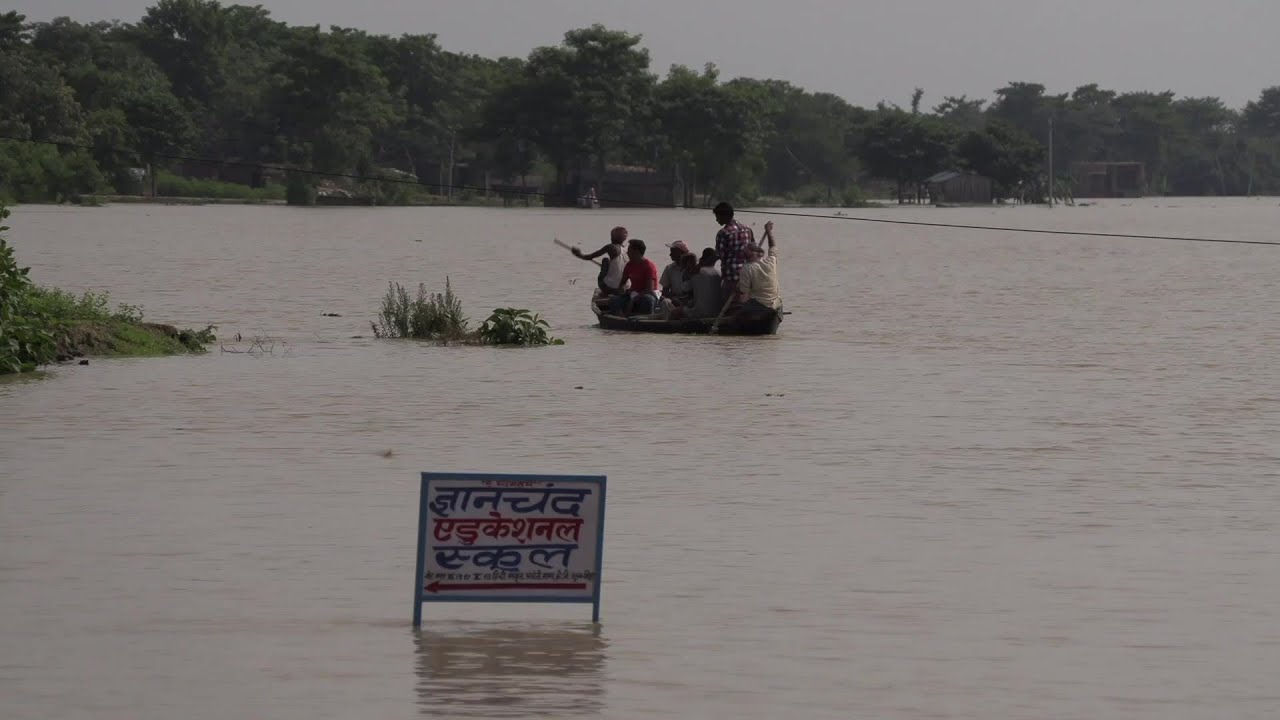 Hunger and despair for India flood victims | AFP