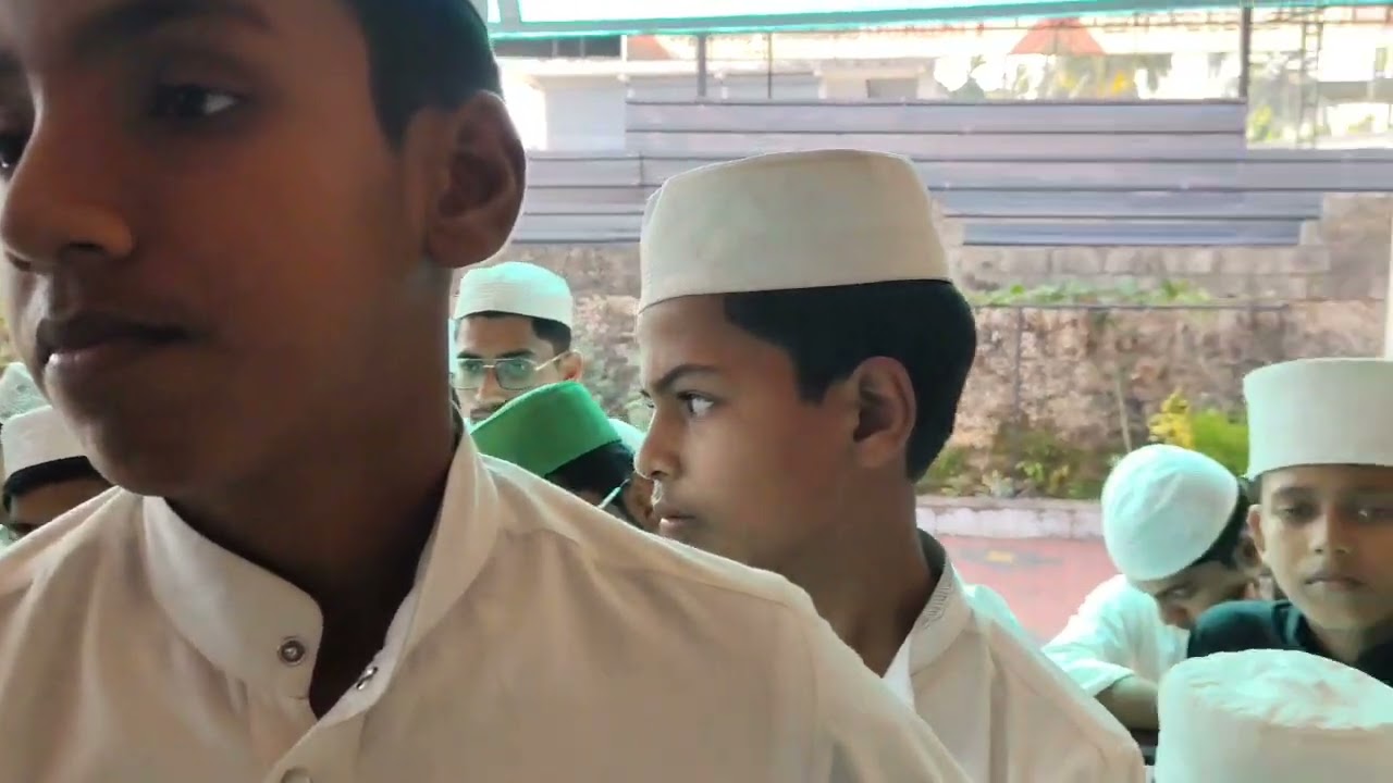 DH Assam Centre Students With Darul Huda Manager Who served 40 year of his life for DHIU 