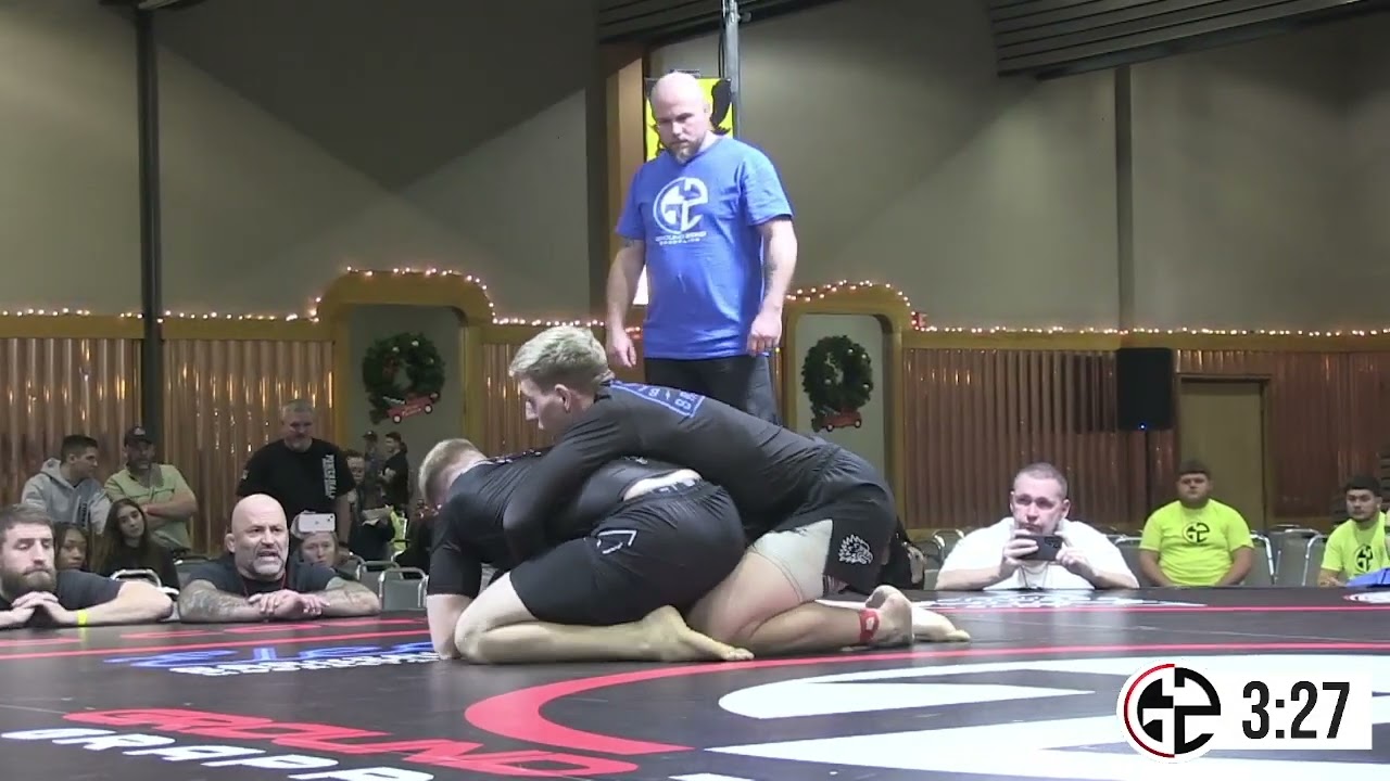 Connor Dixon VS Kyle Daukaus
