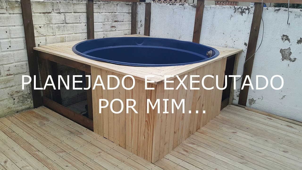 PISCINA DE CAIXA D'ÁGUA COM DECK DE PALETS