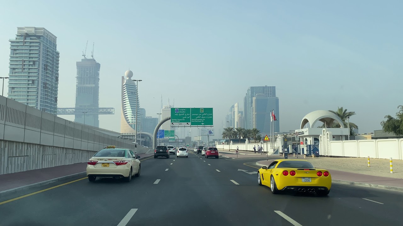Dubai Streets , Drive and Listen