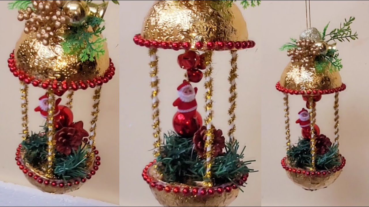Colgante navideño de puerta o ventana con reciclaje.
