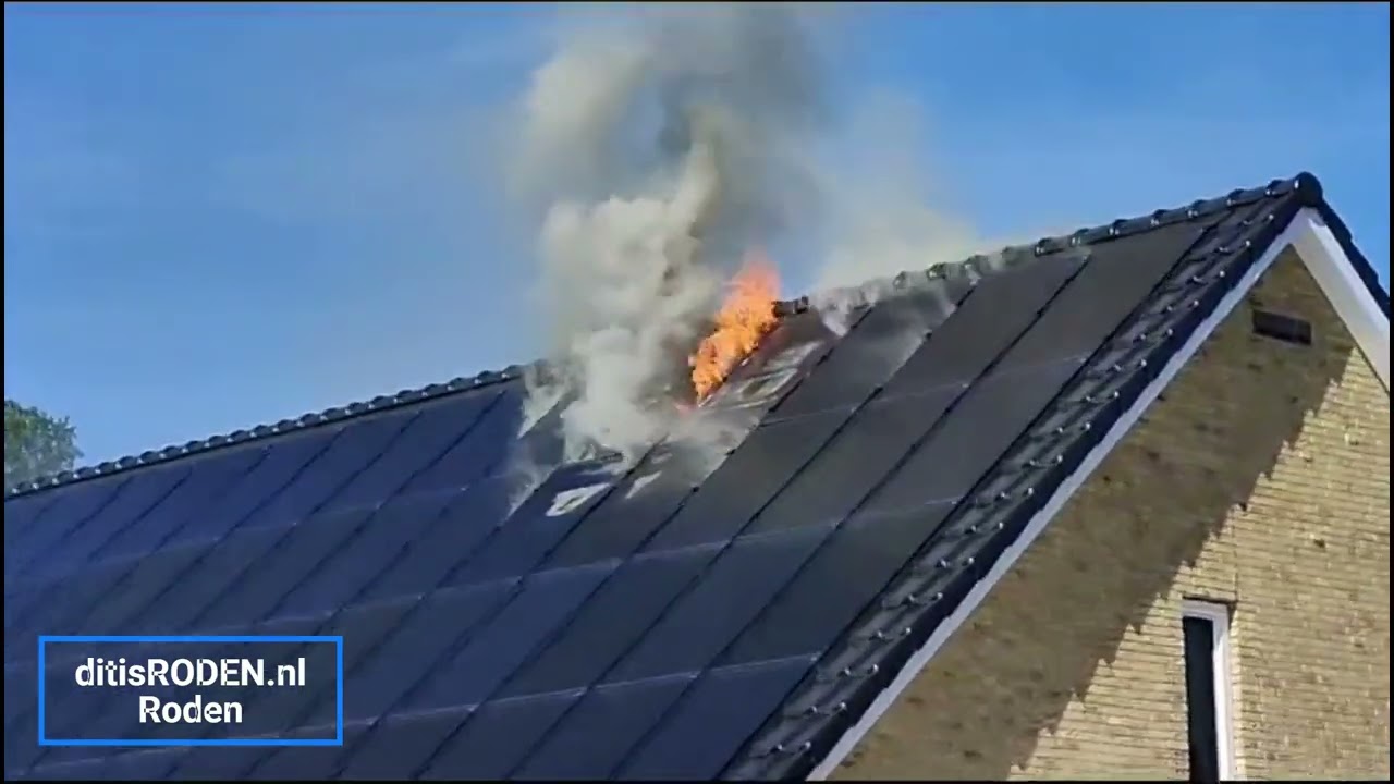 Brand Roden dak met zonnepanelen ditisRODEN.nl