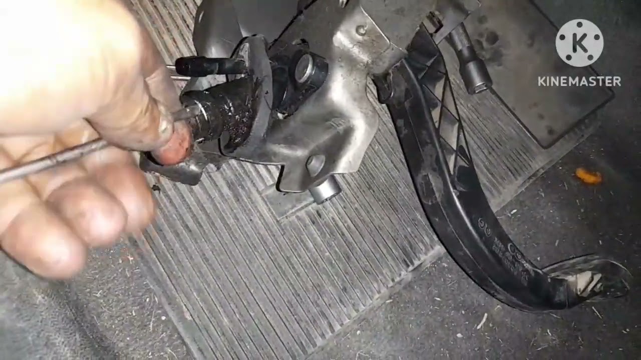 troca do cilindro de embreagem do corsa maxx 1.8