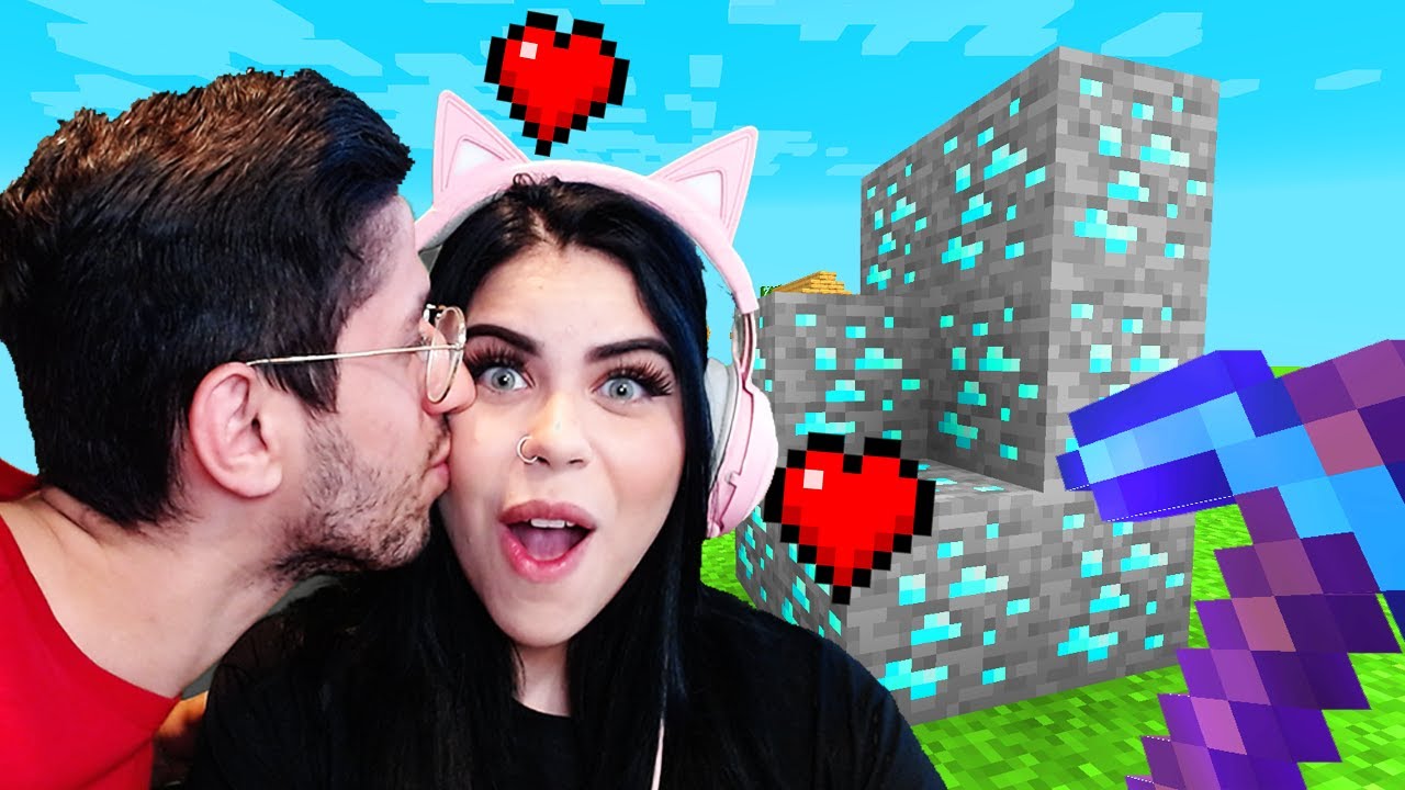 A CADA 1 DIAMANTE NO MINECRAFT ELE ME DA UM BEIJO
