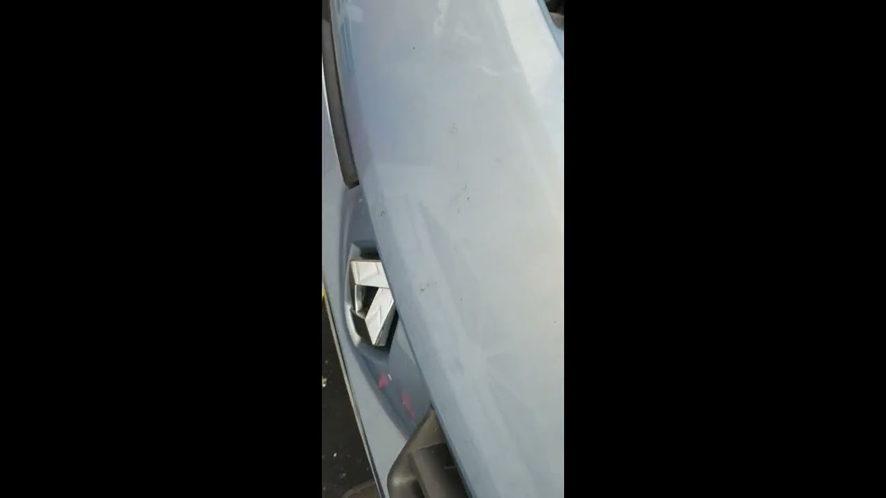 Bonnet stuck, cable snapped 2005 Renault scenic