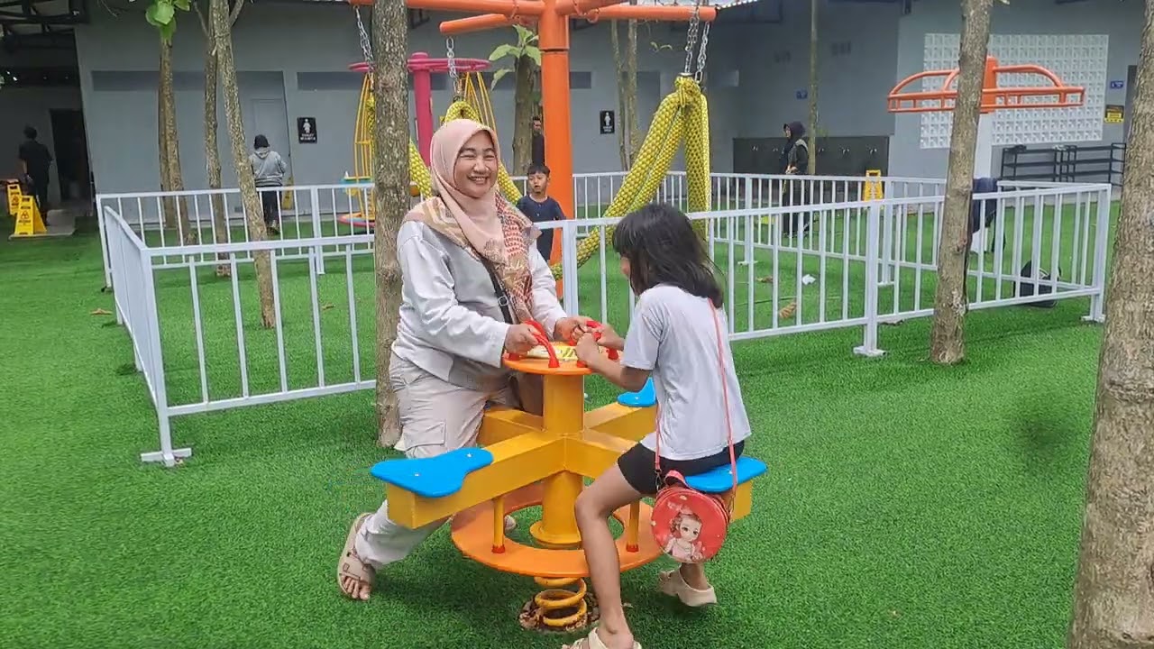 Jalan jalan ke nice land playground indramayu vol 1