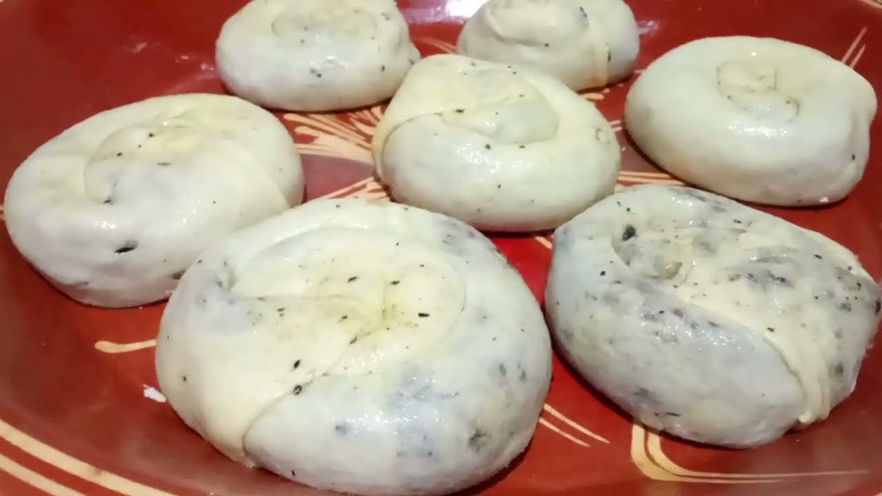ملوي مورق مالح بالزيتون والزعتر متشبعوش منهم😋 واحد البنة فيهم ياسلام👌ناجح💯#اكسبلور#ملوي#