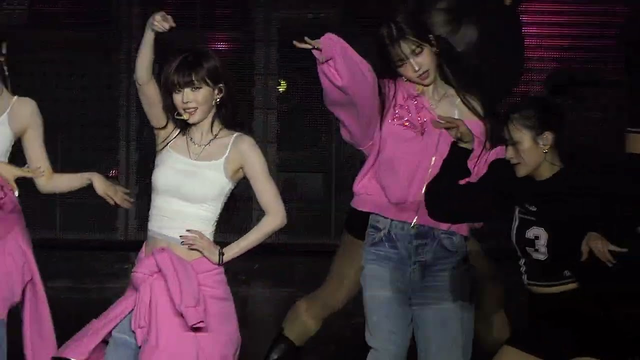 250304  Aespa - SYNK : PARALLEL LINE in Paris : Pink Hoodie @ Zenith