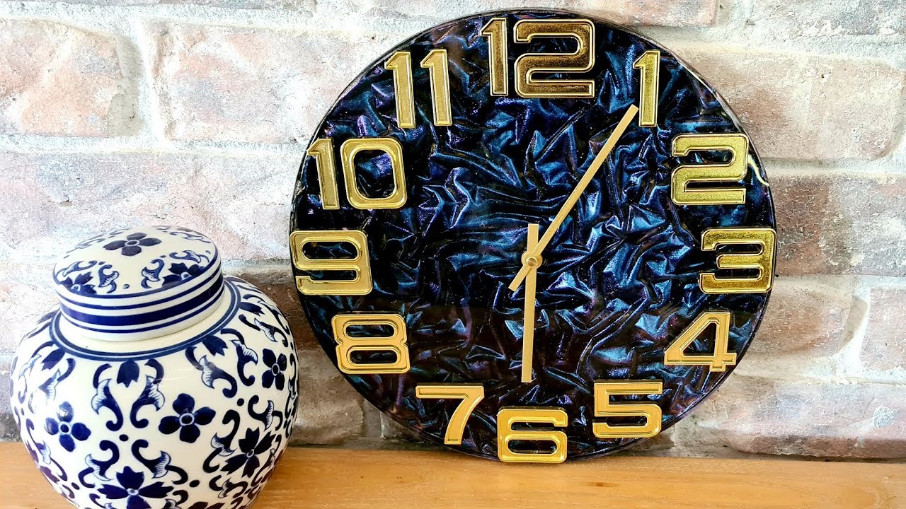#1173 Incredible 'Crushed Velvet' Resin Clock