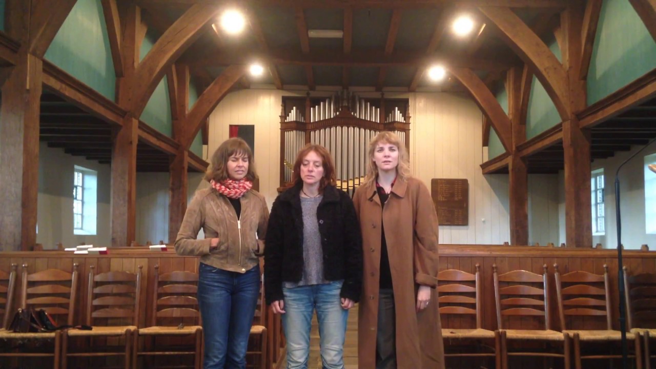 I am not at War (Luka Bloom) - The Lasses & Kathryn Claire