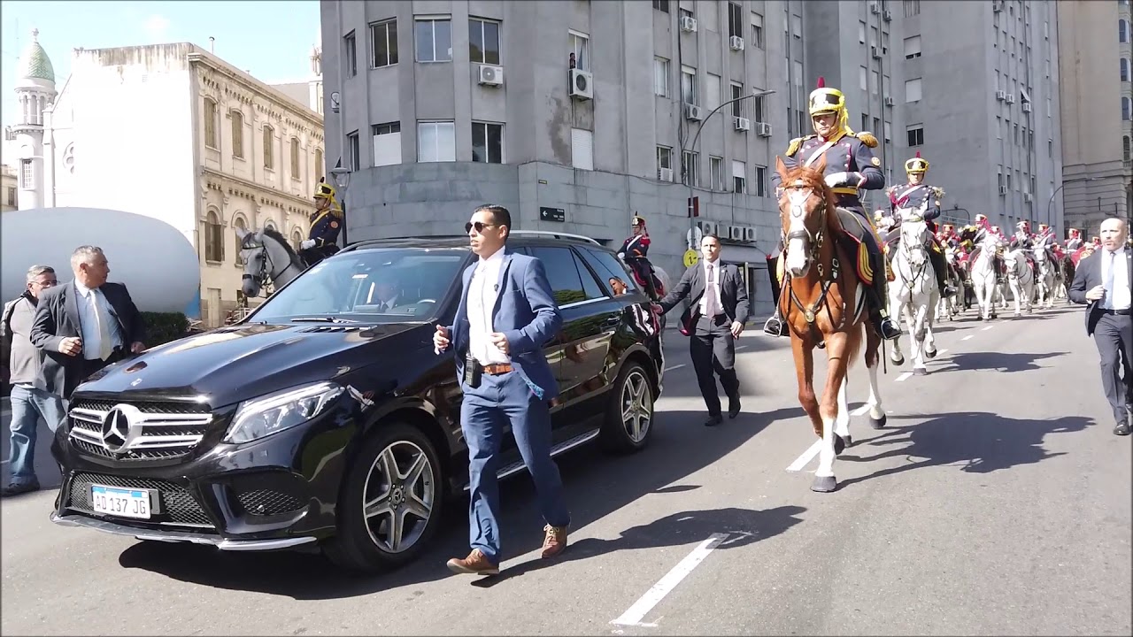 ESCOLTA REYES DE ESPAÑA