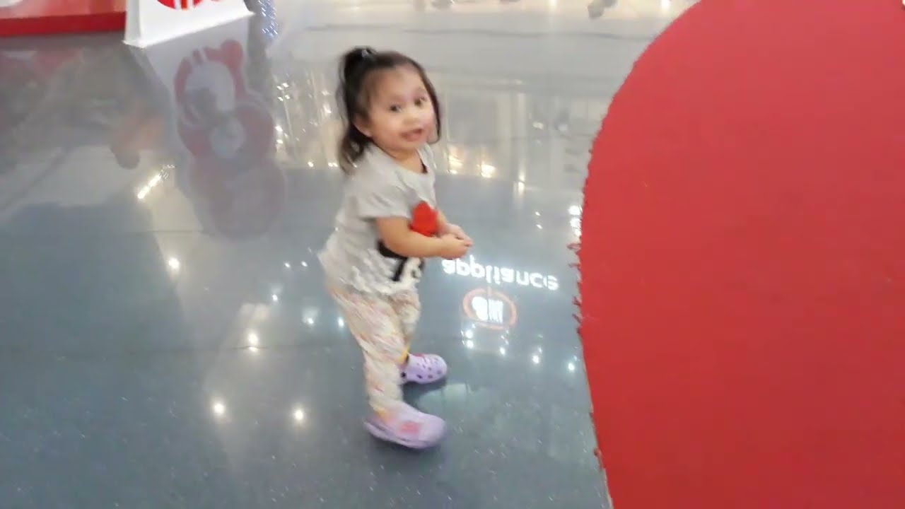 Chloe & Lola Rose at SM North EDSA (Nov.13,2018)
