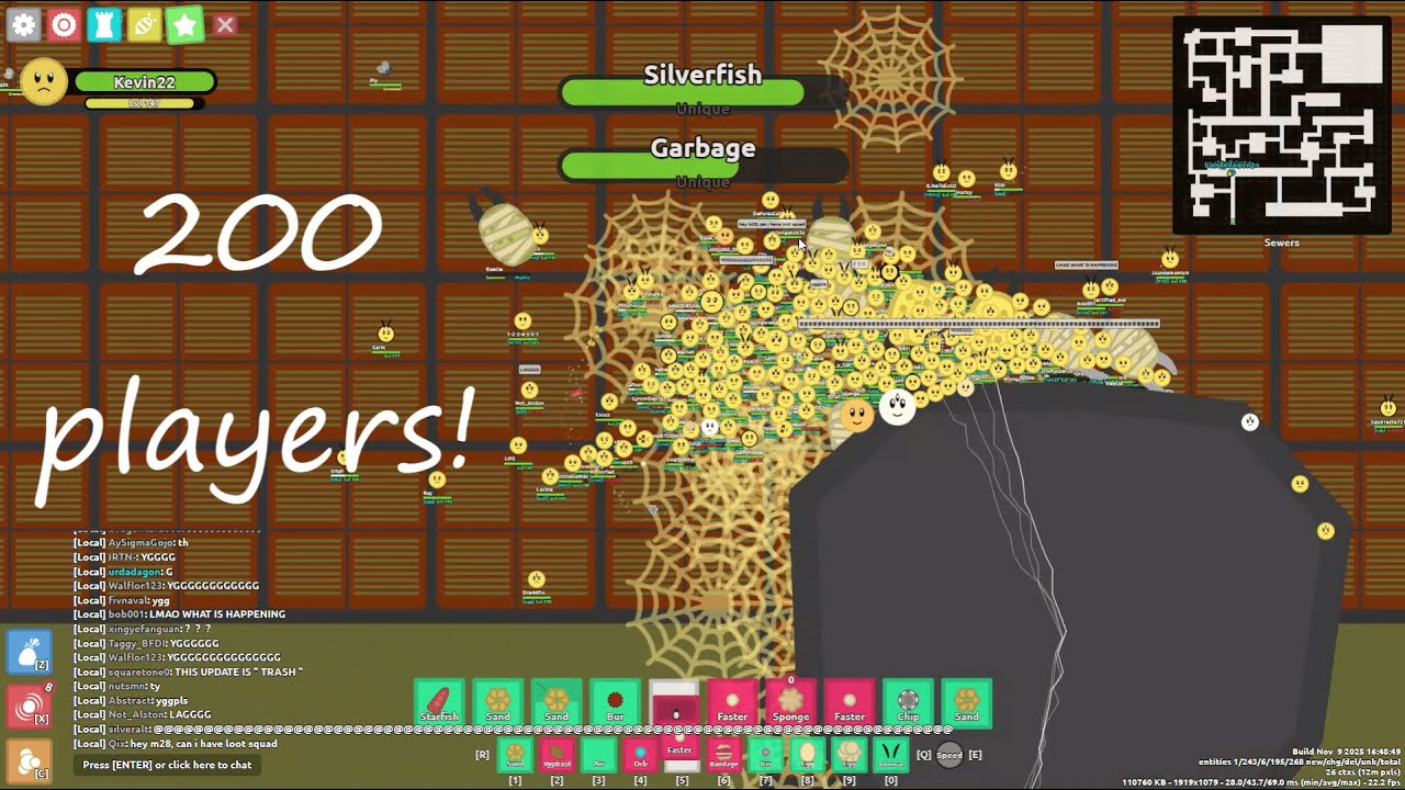 Fighting a Unique Silverfish Against 200 Players - Florr.io