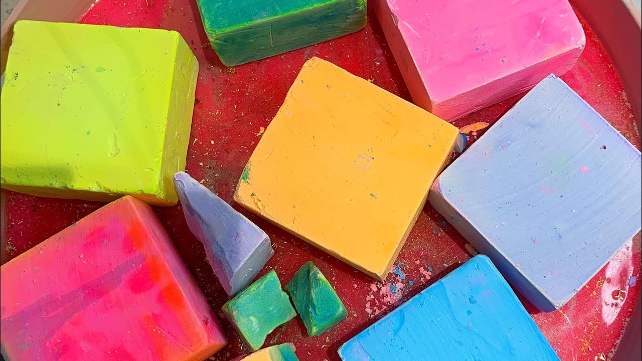 ASMR | dyed gym chalk | crunchy | powdery | colourful | satisfying | relaxing | calming