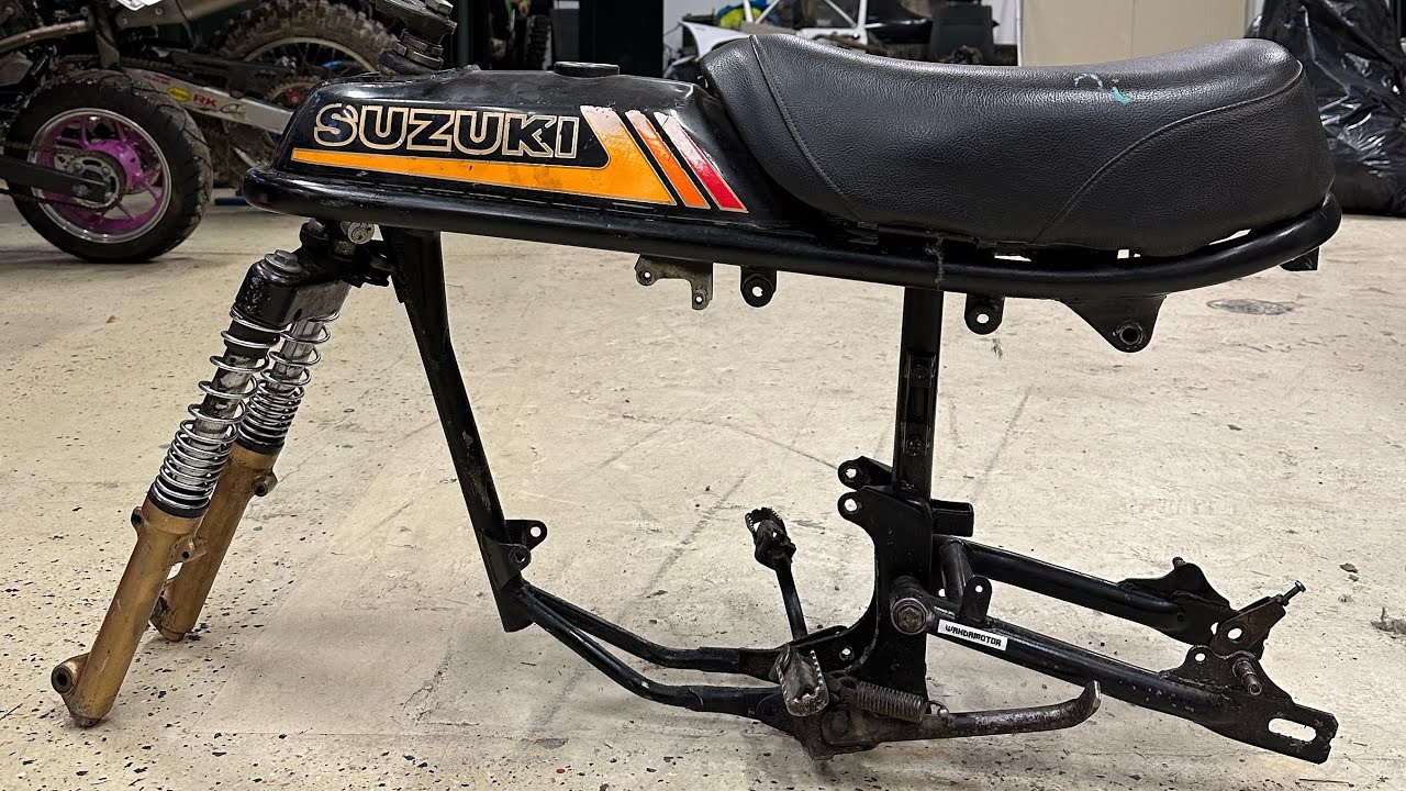 Löysin hyllystä SUZUKI PV:n