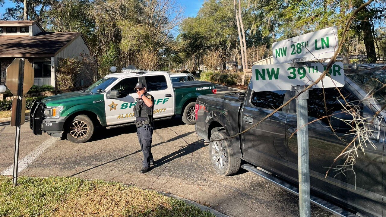 Deputies: Woman barricades herself in Gainesville home after threatening to cut off man’s penis