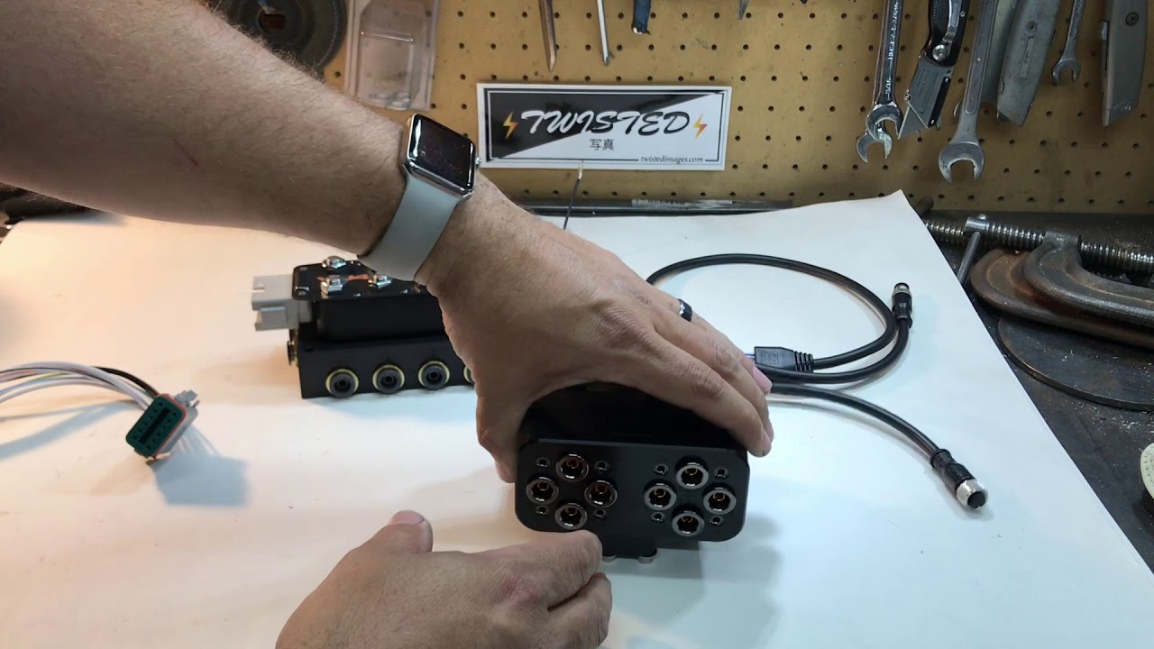 Accuair's NEW VX-4 4-Path Valve Manifold