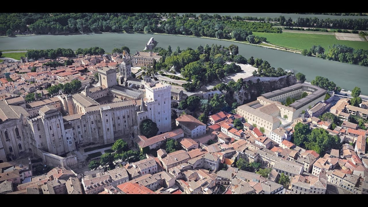 AVIGNON - LA COUR DES DOMS // DÉFICIT FONCIER