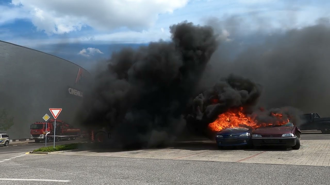 zásah hasiči požiar áut košice 🚕🔥🚒👨‍🚒