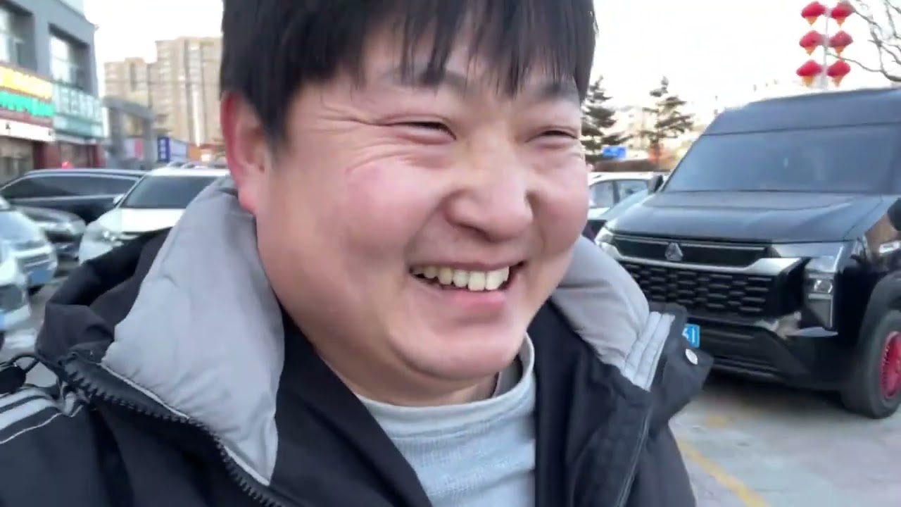 听说我要出去自驾游了，龙哥过来串门非要请我吃饭，消费200多