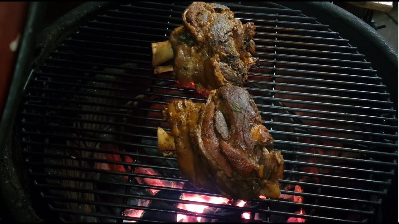 Karka kazane – minkšta, sultinga ir pilna skonio! | Kamado BONO grilis