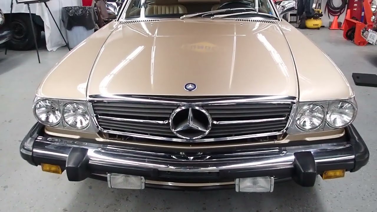 1986 Mercedes Benz 560 SL Idling Walk Around